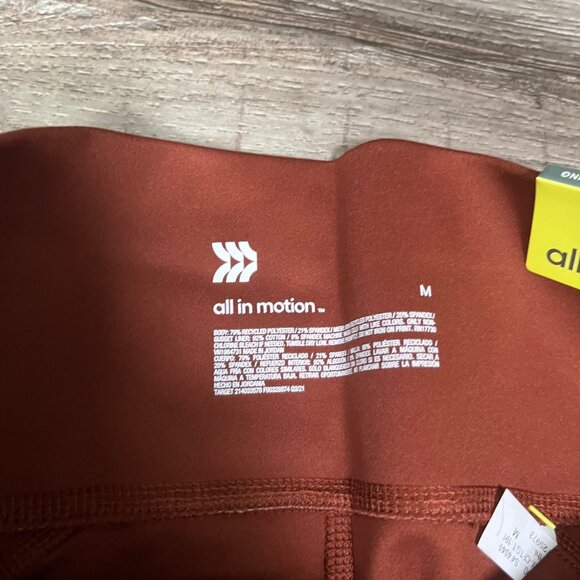 All In Motion High Rise Contour Power Waist Yoga Pants Brown Cropper NWT Size M - Picture 6 of 9